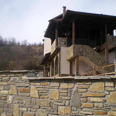 Family Hotel Balkana Apriltsi  Exterior foto