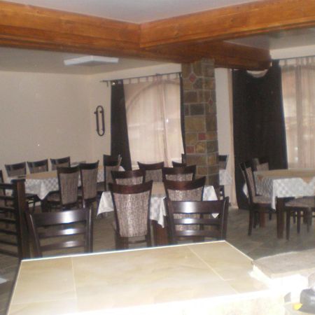 Family Hotel Balkana Apriltsi  Exterior foto