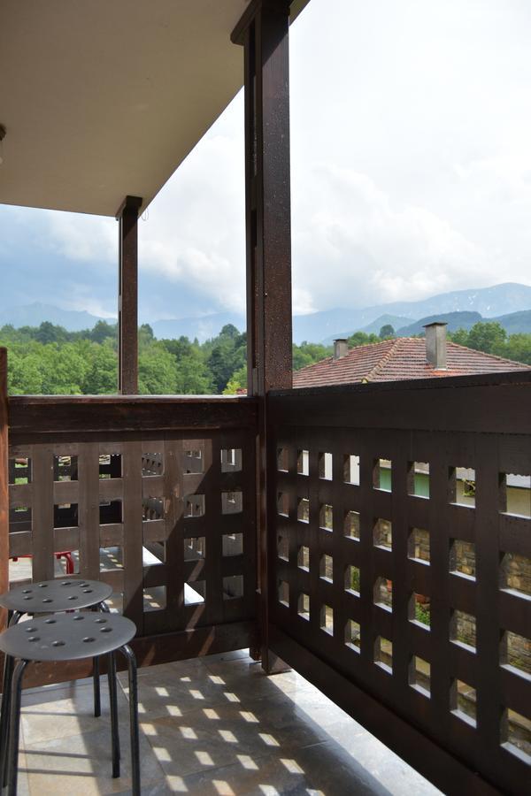 Family Hotel Balkana Apriltsi  Exterior foto