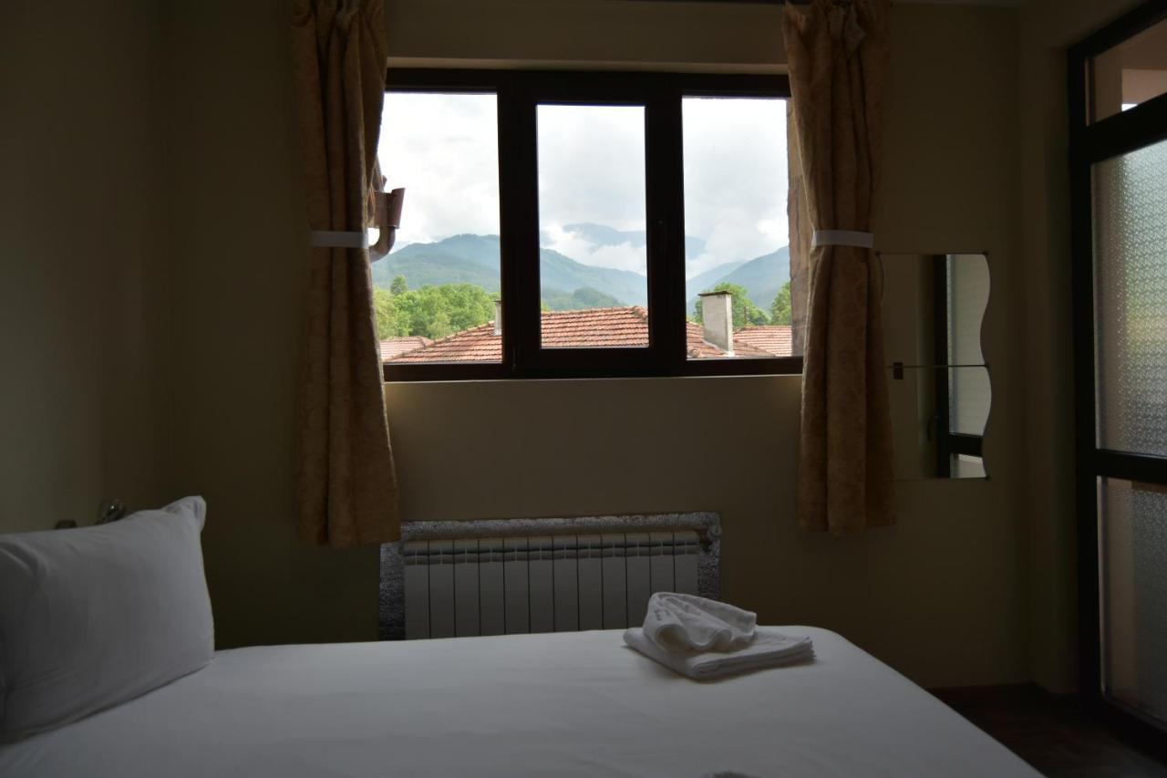 Family Hotel Balkana Apriltsi  Exterior foto